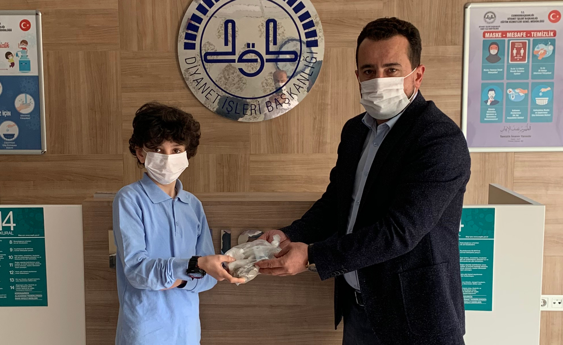 Kursumuz rencisi Hakk biriktirdii parasn balad.